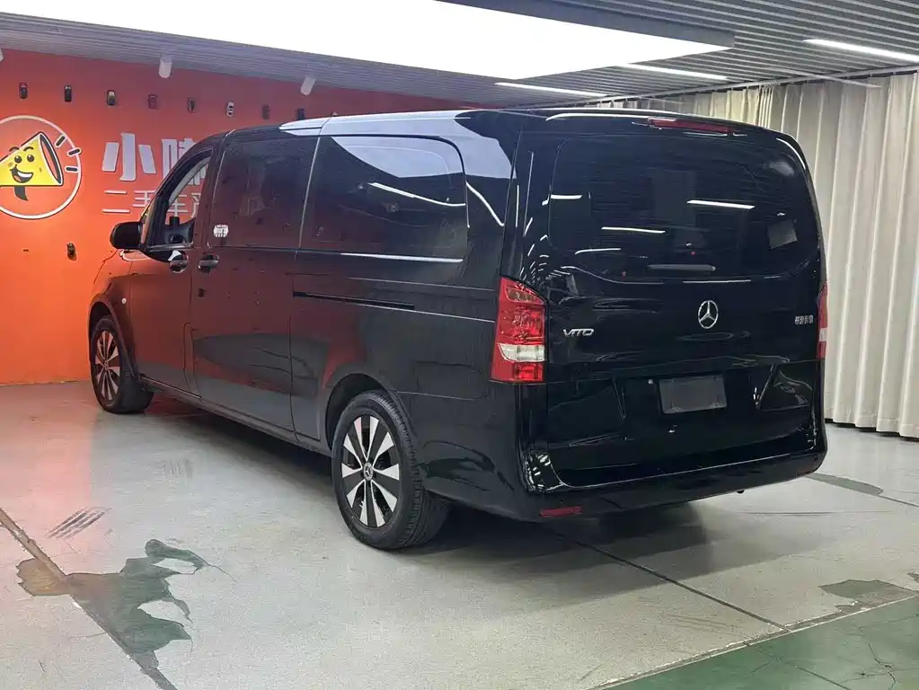 Mercedes-Benz Vito 2023 — фото 4