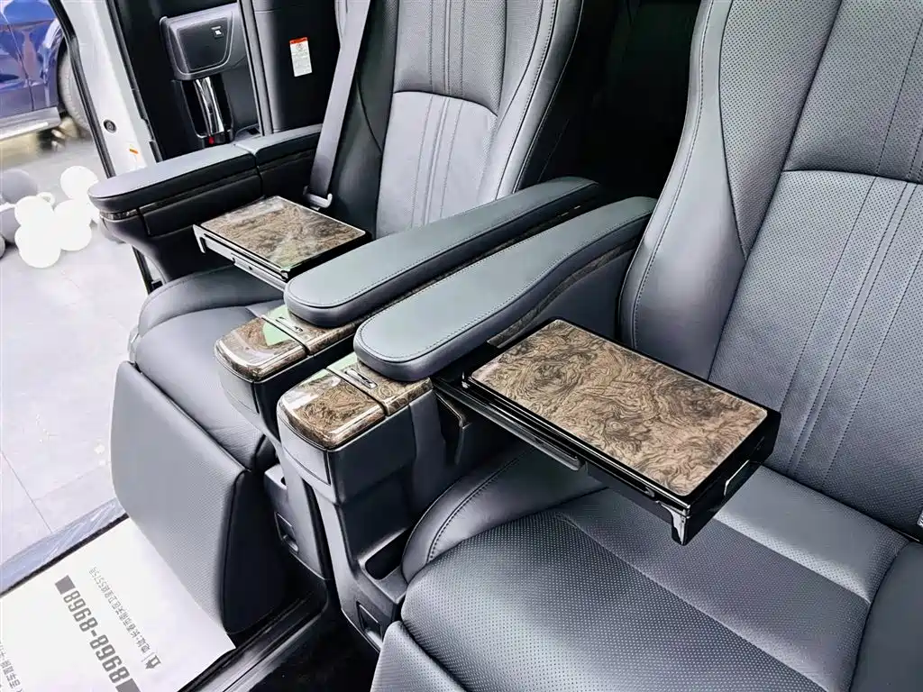 Toyota Alphard 2022 — фото 16