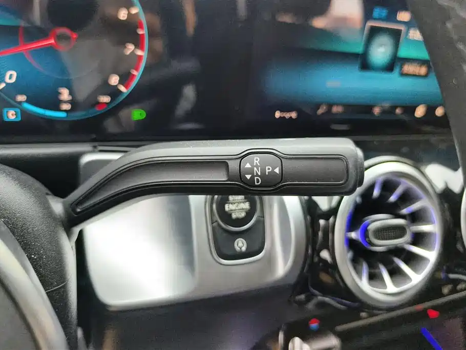 Mercedes-Benz GLB 2023 — фото 16