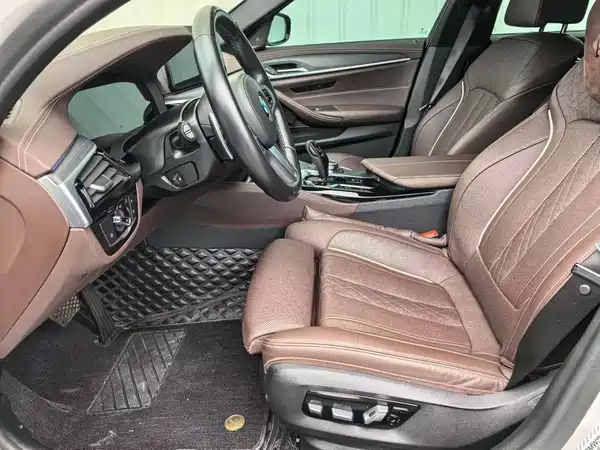 BMW 5 Series 2022
