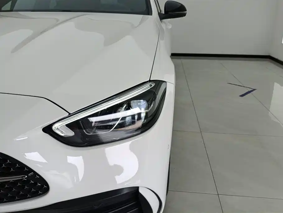 Mercedes-Benz C-Class 2024 — фото 5