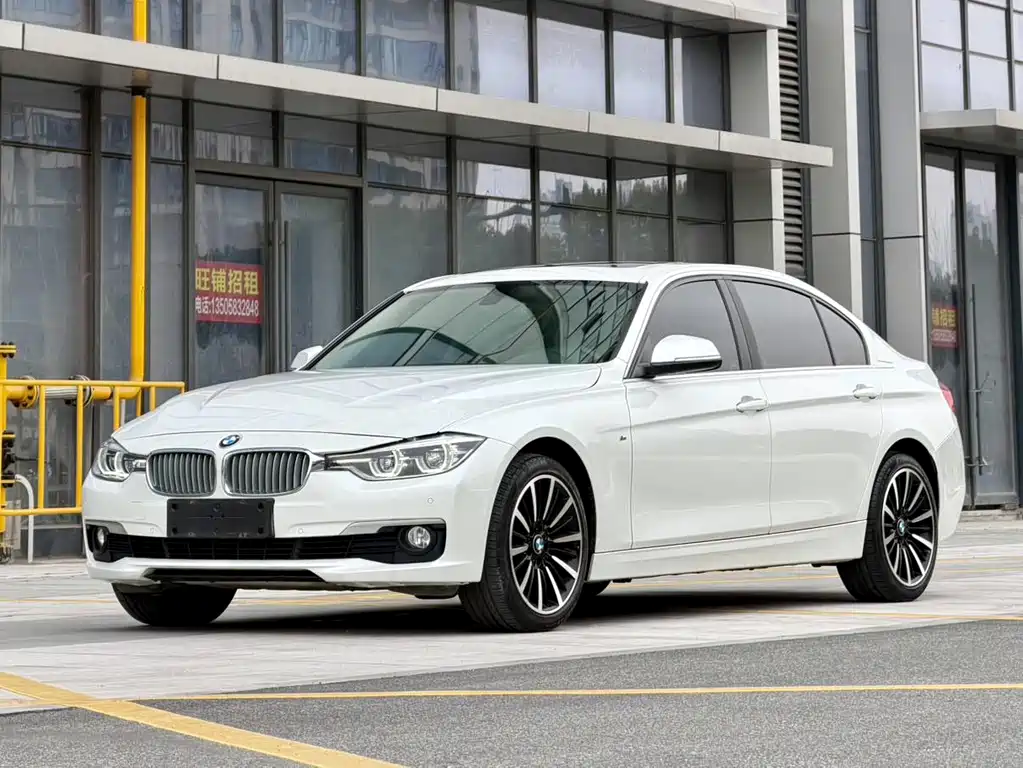 BMW 3 Series 2018 — фото 1