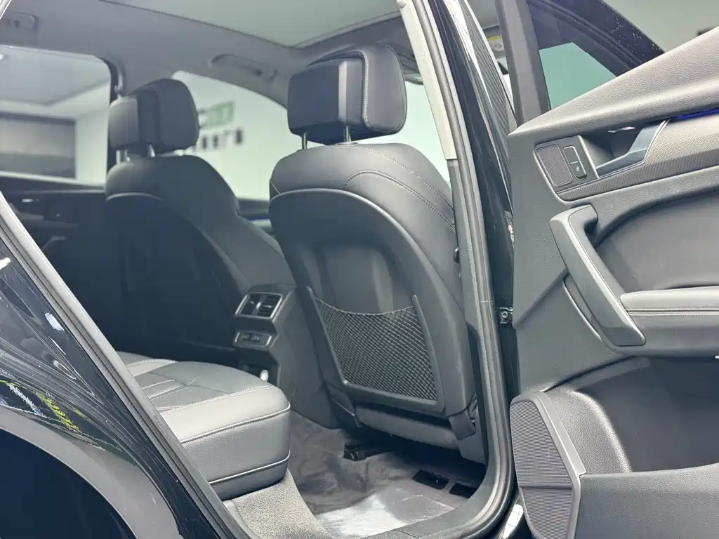 Audi Q5L 2022 — фото 14