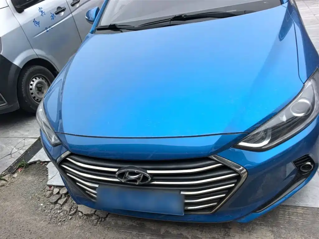 Hyundai Elantra 2018 — фото 3