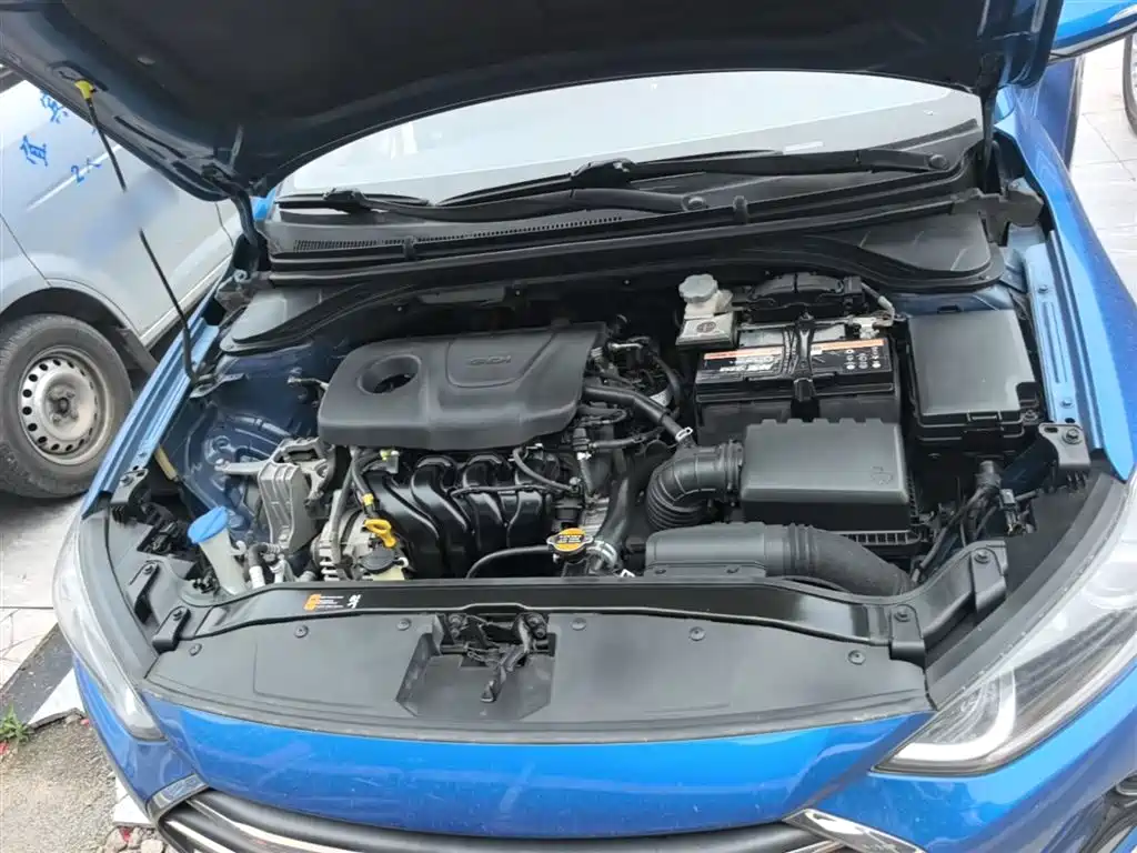 Hyundai Elantra 2018 — фото 20