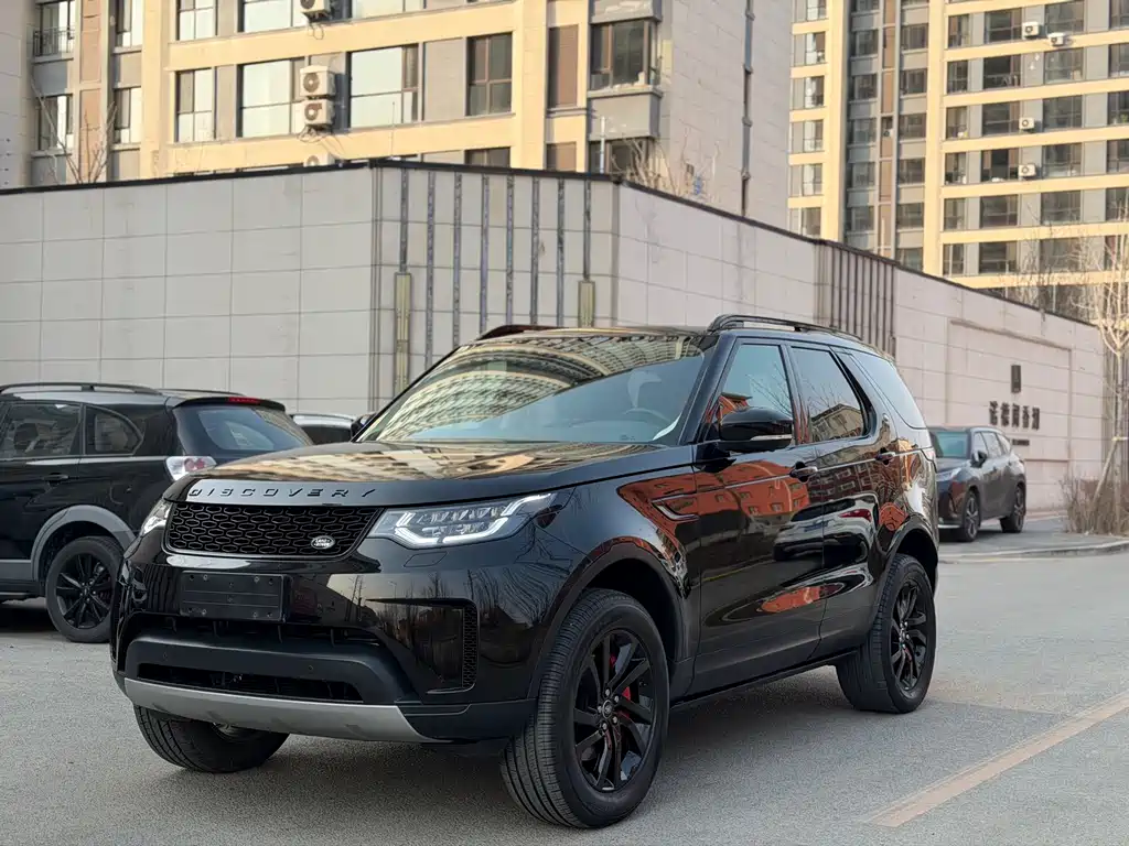 Land Rover Discovery 2018 — фото 1
