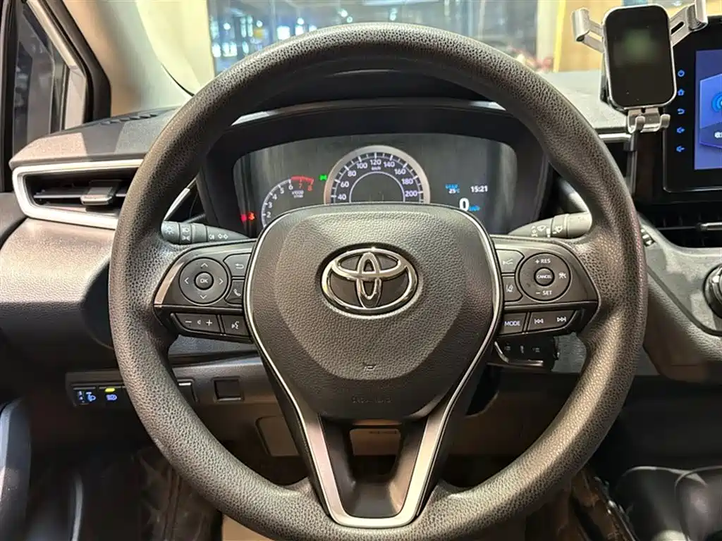 Toyota Corolla 2020 — фото 2