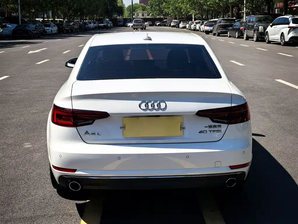 Audi A4L 2018 — фото 11