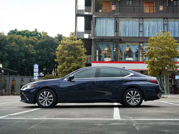 Lexus ES 2018