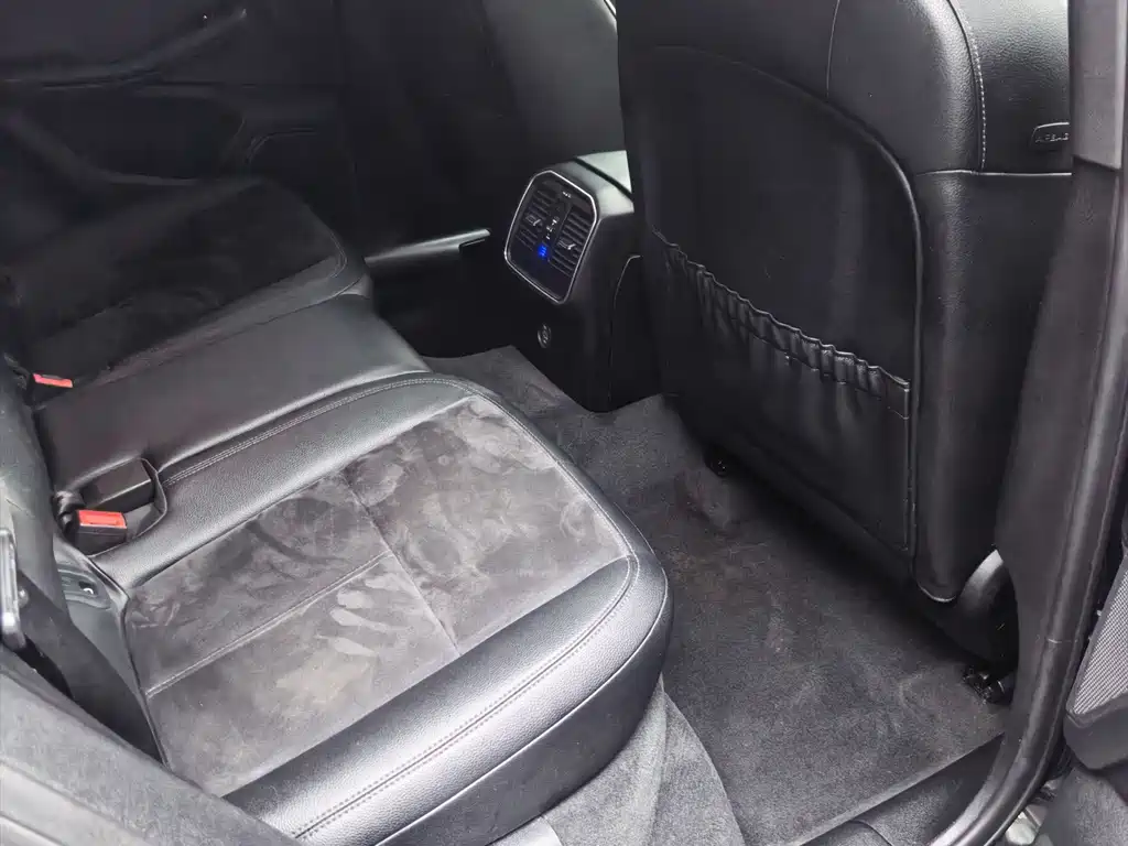 Porsche Macan 2018 — фото 14