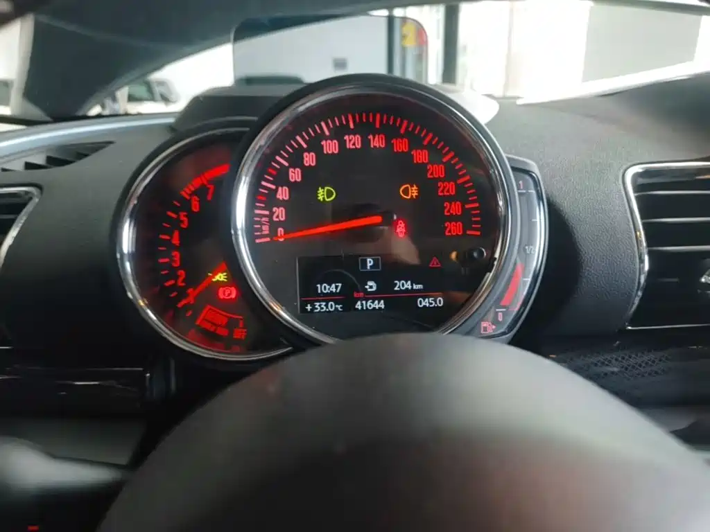 MINI Clubman 2019 — фото 12