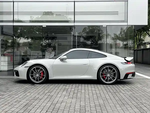 Porsche 911 2023