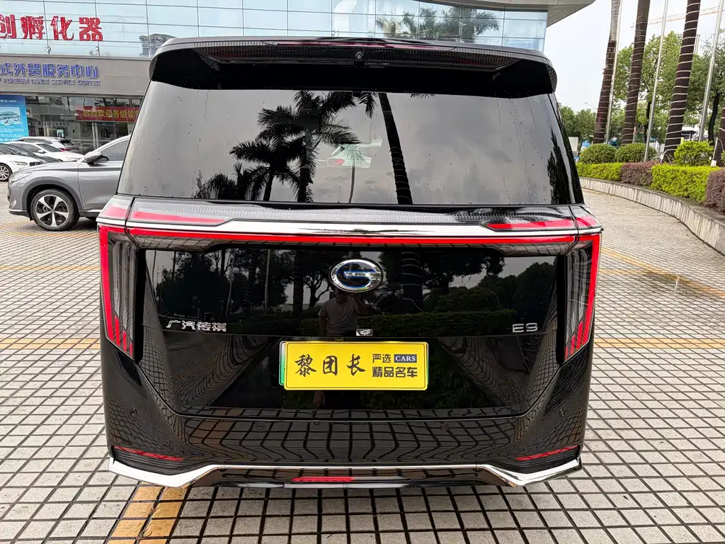 GAC Trumpchi E9 2023 — фото 32