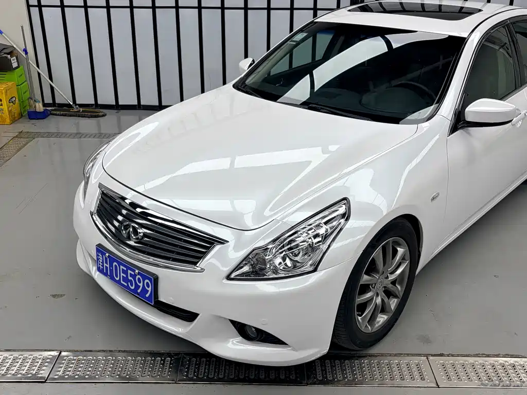 Infiniti G 2009