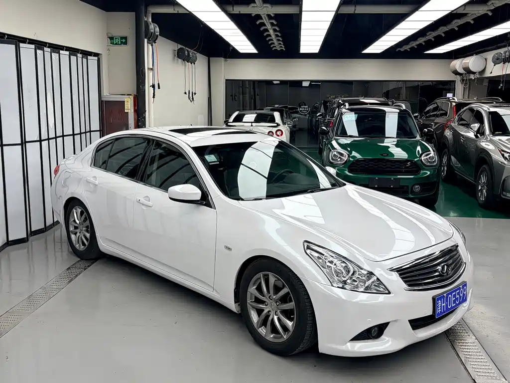 Infiniti G 2009