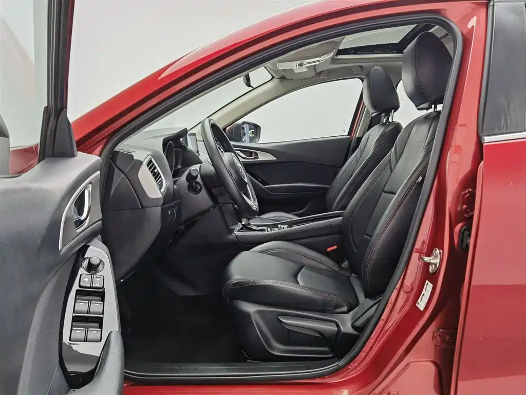 Mazda 3 Axela 2019 — фото 10