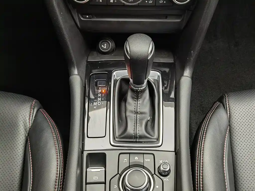 Mazda 3 Axela 2019 — фото 13