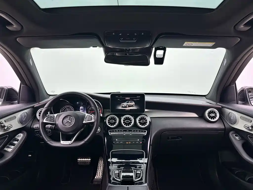 Mercedes-Benz GLC AMG 2018 — фото 13