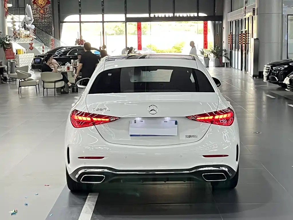 Mercedes-Benz C-Class 2023 — фото 9