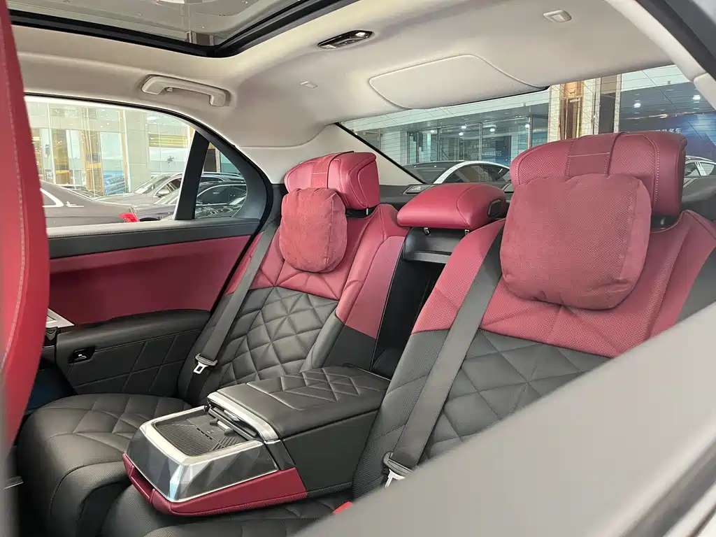 BMW 7 Series 2023 — фото 11