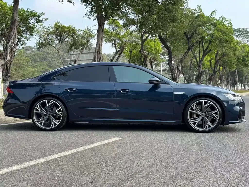 Audi A7L 2022 — фото 8
