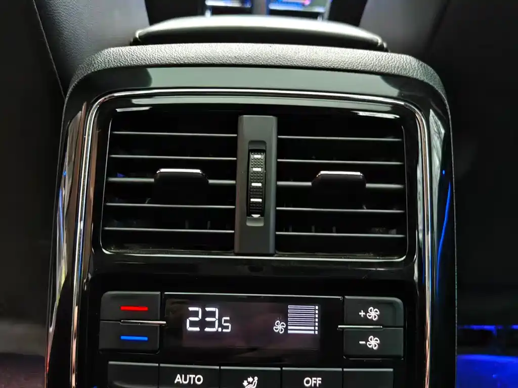 Volkswagen Passat 2021 — фото 19