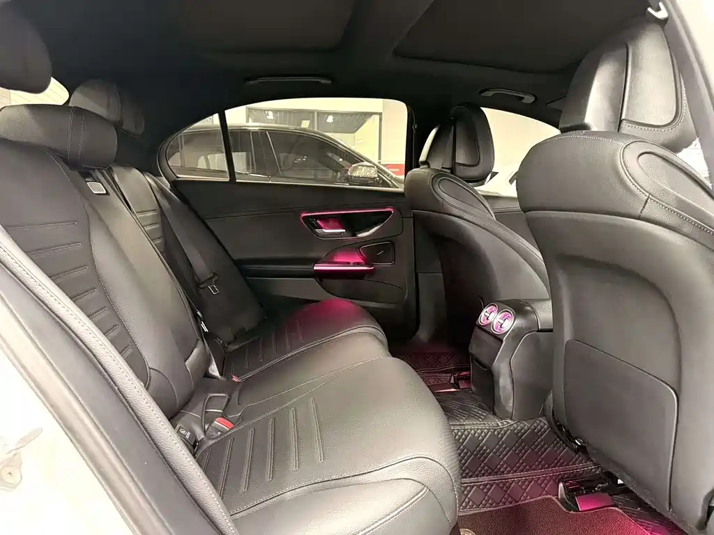 Mercedes-Benz C-Class 2023 — фото 9