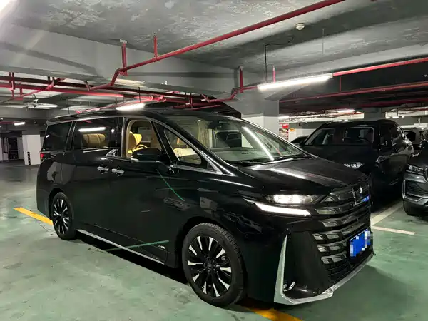 Toyota Vellfire 2024