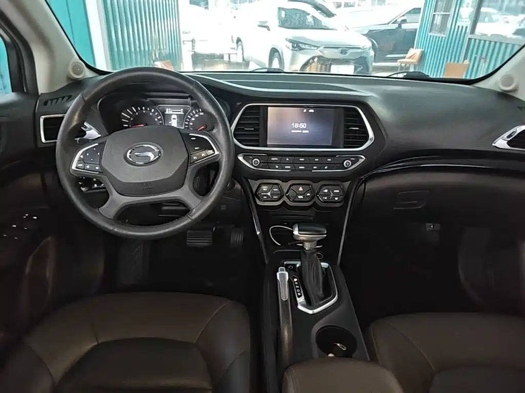 GAC Trumpchi GS4 2016 — фото 10
