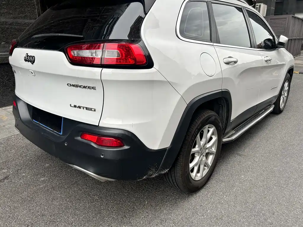 Jeep Cherokee 2018 — фото 6