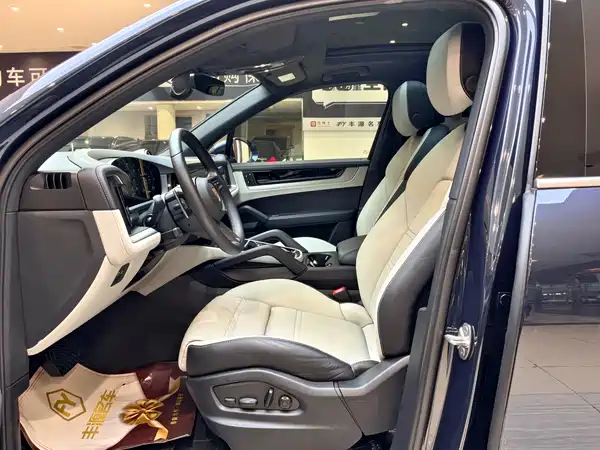 Porsche Cayenne 2024