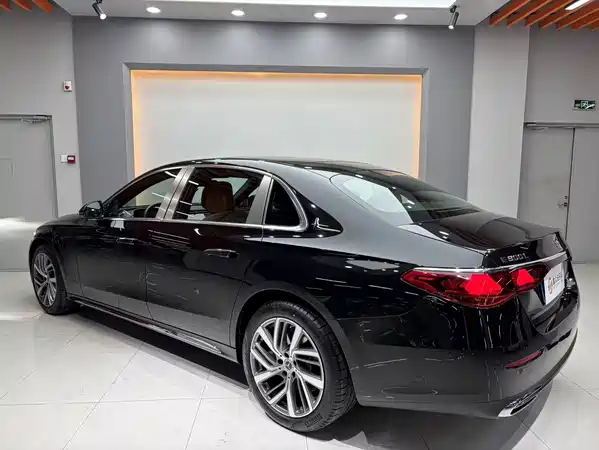 Mercedes-Benz E-Class 2024