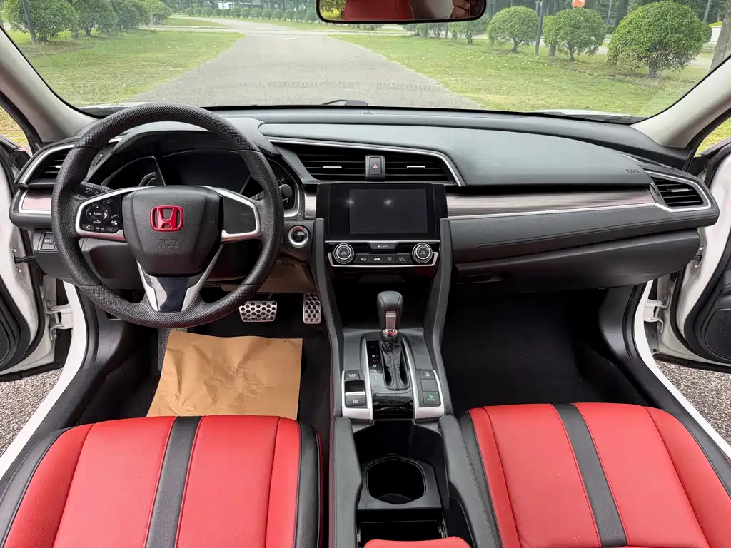 Honda Civic 2019 — фото 12