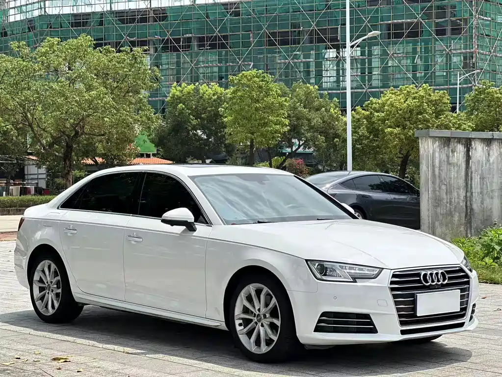 Audi A4L 2018
