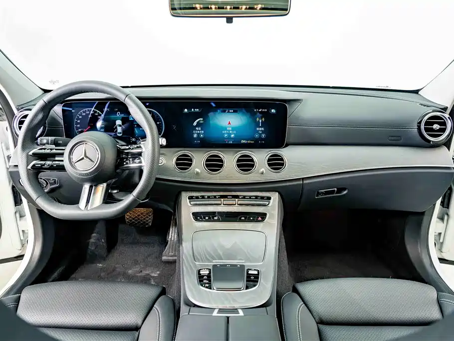 Mercedes-Benz E-Class 2024 — фото 10