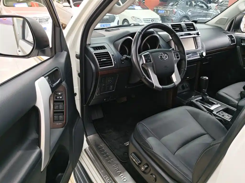 Toyota Prado 2016 — фото 16
