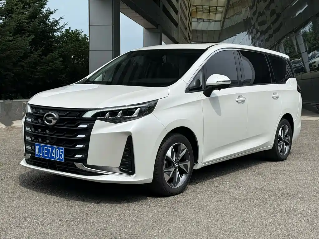 GAC Trumpchi M6 2022 — фото 1