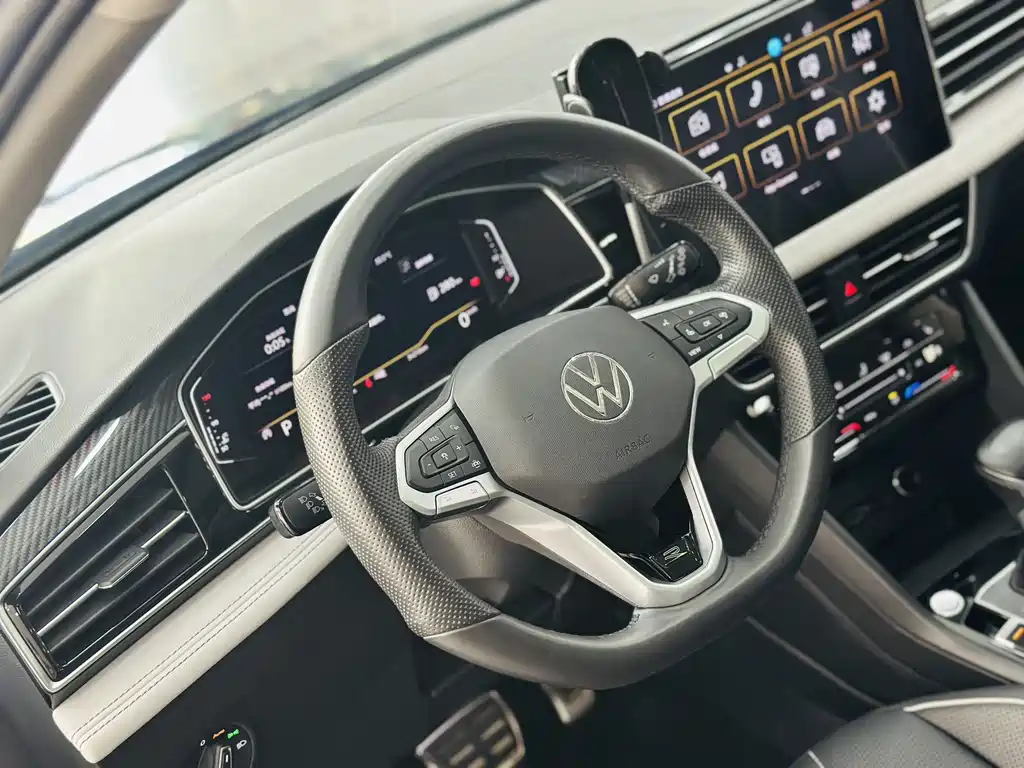 Volkswagen Tiguan L 2024 — фото 12
