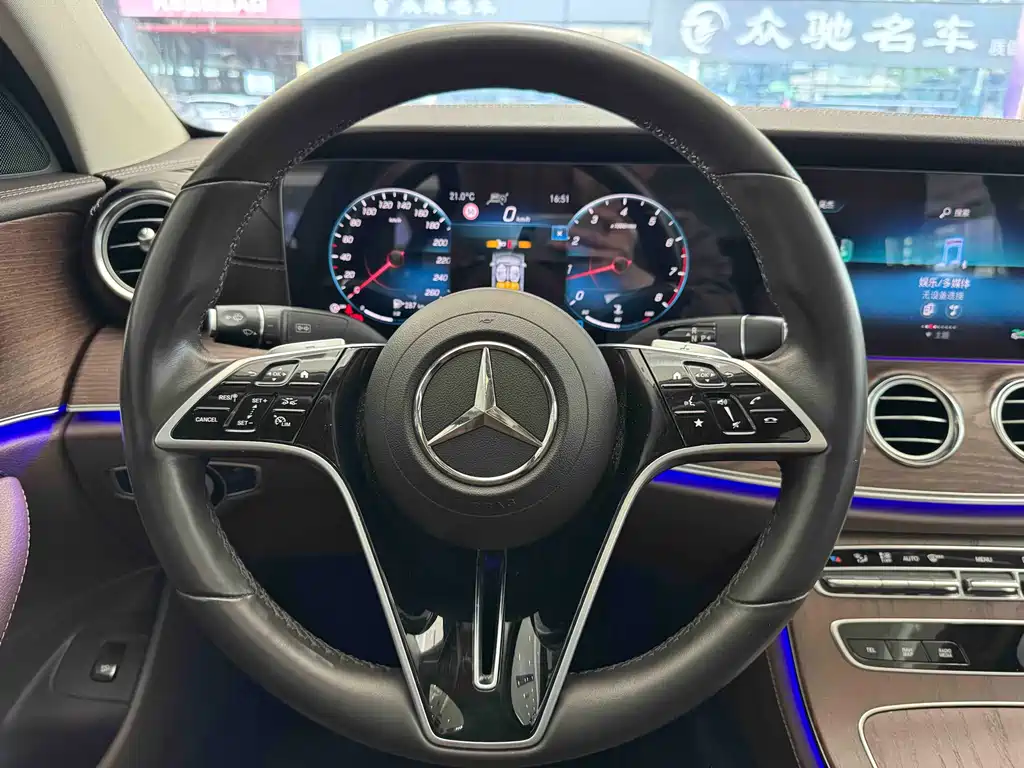 Mercedes-Benz E-Class 2023 — фото 8