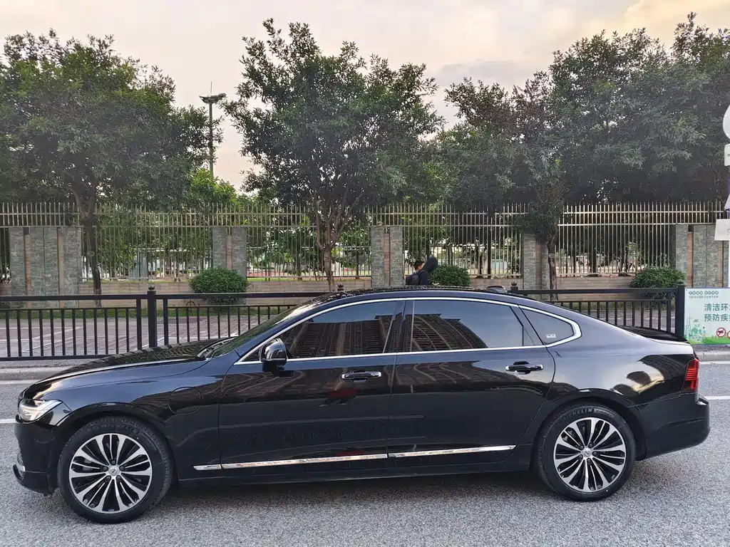 Volvo S90 PHEV 2023 — фото 7
