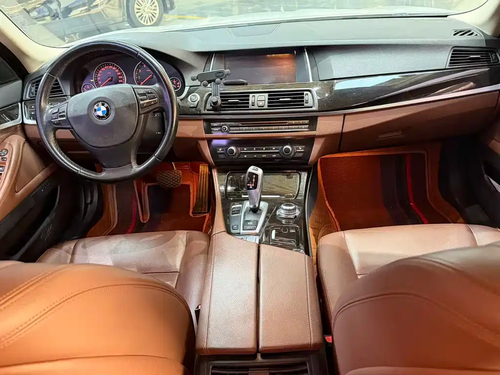 BMW 5 Series 2015 — фото 5
