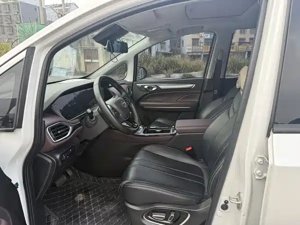 GAC Trumpchi M6 2024