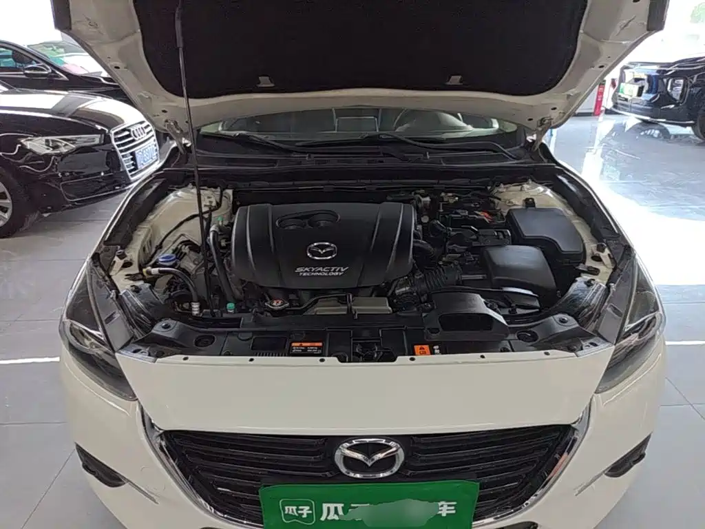 Mazda 3 Axela 2017 — фото 20