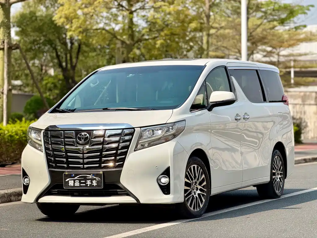 Toyota Alphard 2017 — фото 1