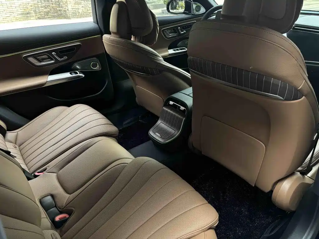 Mercedes-Benz E-Class 2025