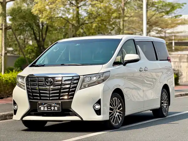 Toyota Alphard 2015
