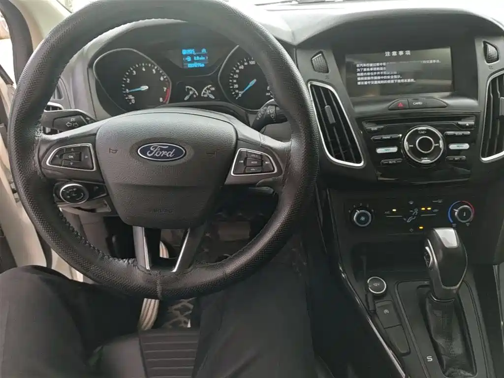 Ford Focus 2020 — фото 10
