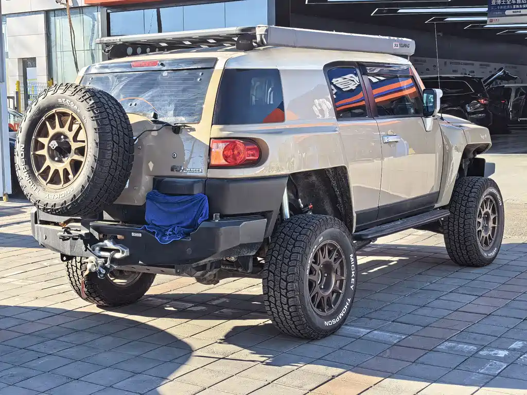 Toyota FJ Cruiser 2020 — фото 10