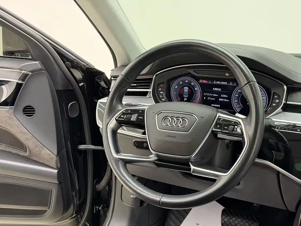 Audi A8 2021 — фото 23