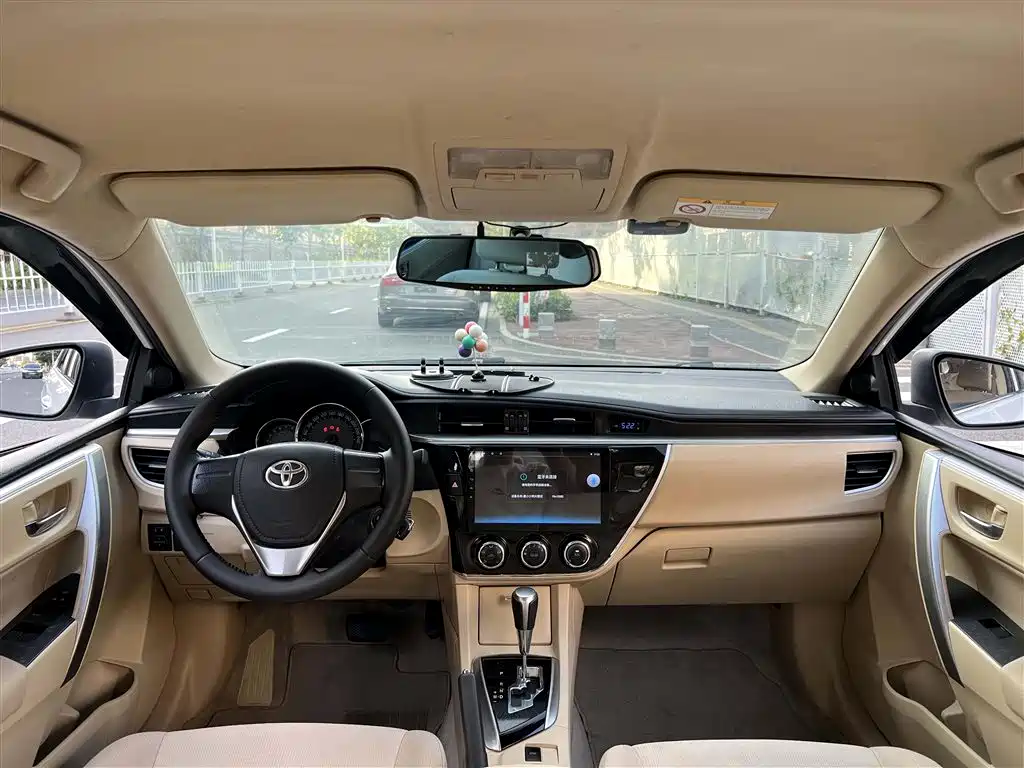 Toyota Corolla 2015 — фото 12